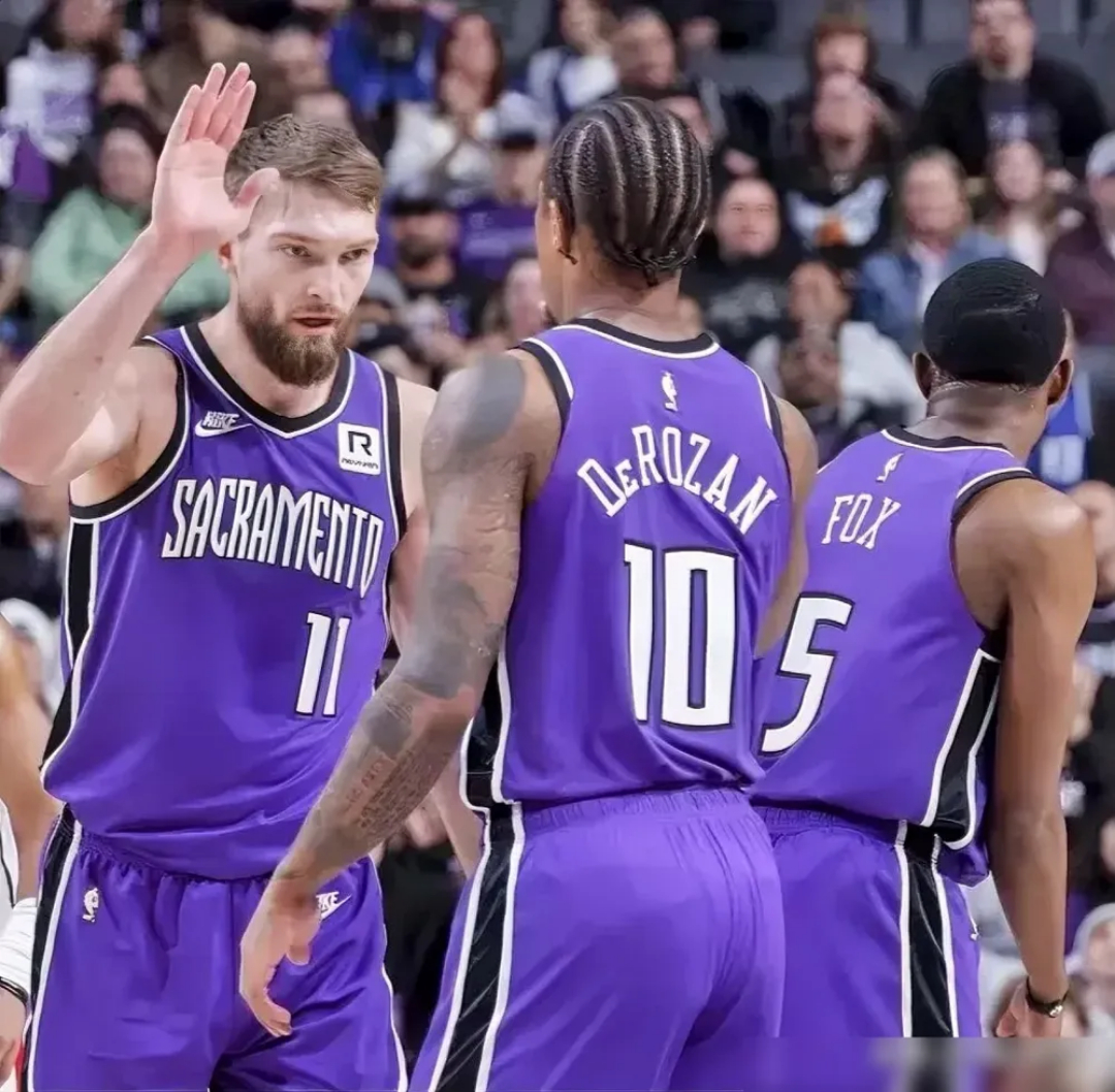 NBA常规赛：布朗克斯国王队大胜小牛队的简单介绍